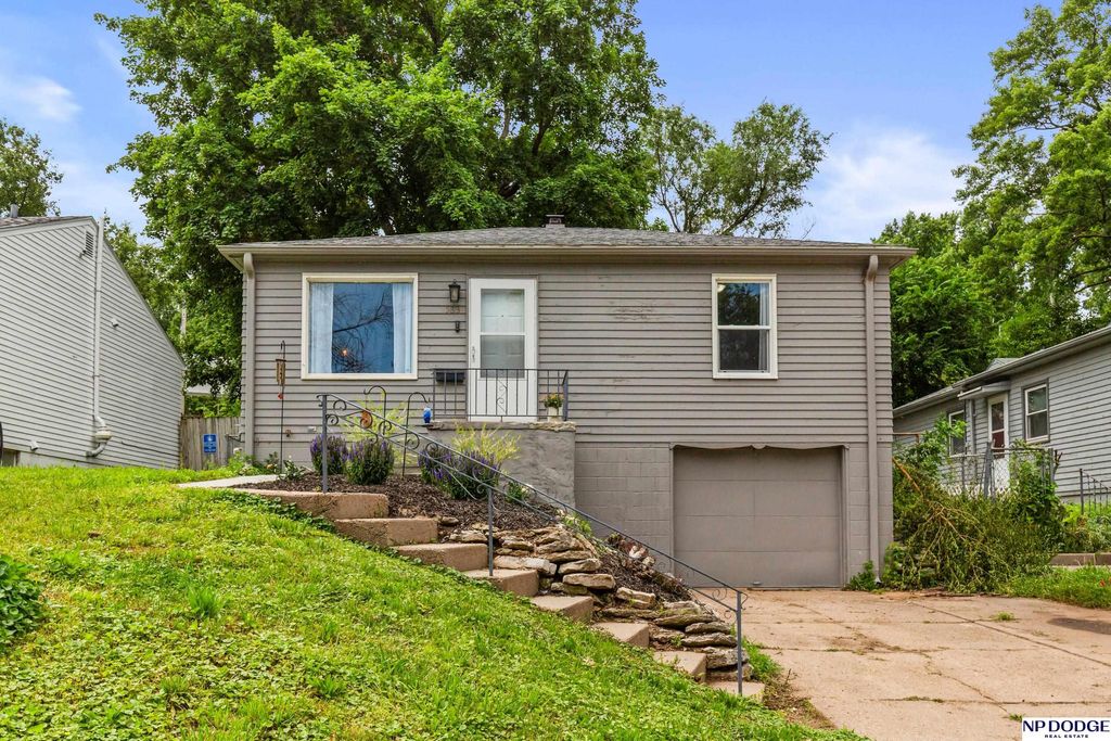 5831 Sahler Street, Omaha, NE 68104