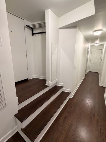 2533 W BERWYN Street G, Chicago, IL 60625