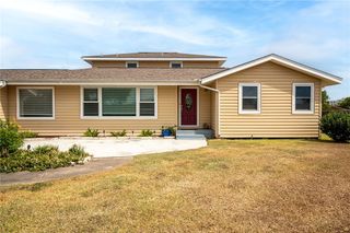 7072 Lake View Dr, Corpus Christi, TX 78412