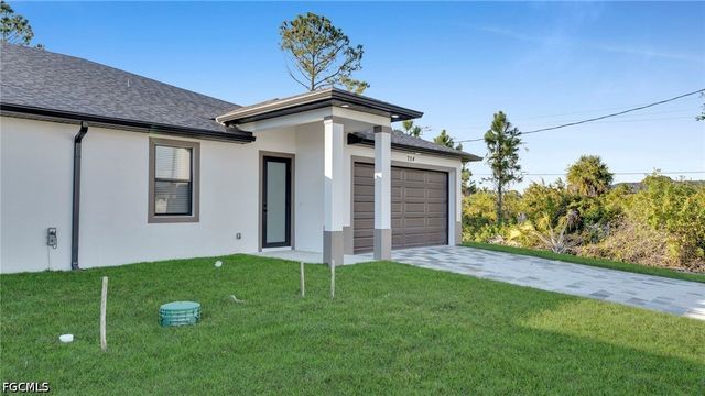 4982 Fairway Ct, Lehigh Acres, FL 33973