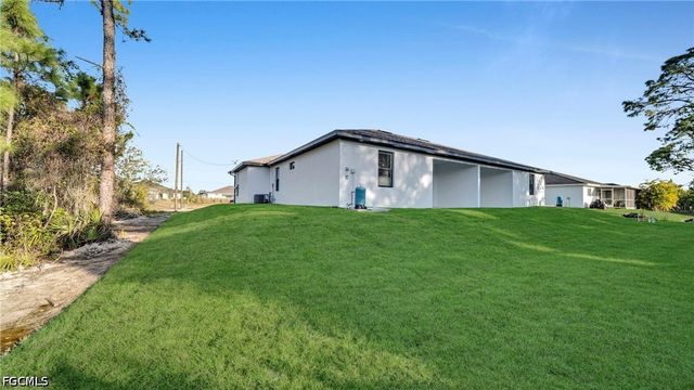 4982 Fairway Ct, Lehigh Acres, FL 33973