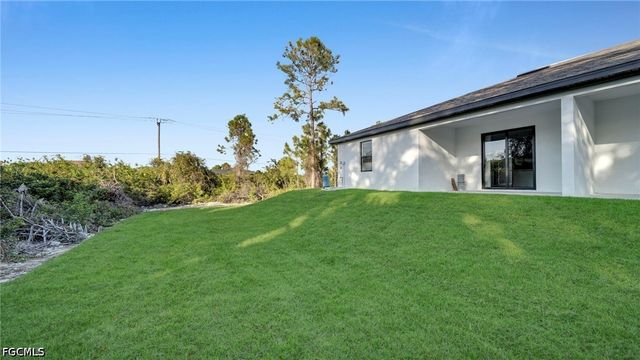 4982 Fairway Ct, Lehigh Acres, FL 33973