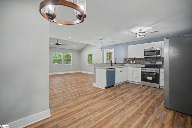 2611 Anderson Highway, Williamston, SC 29697