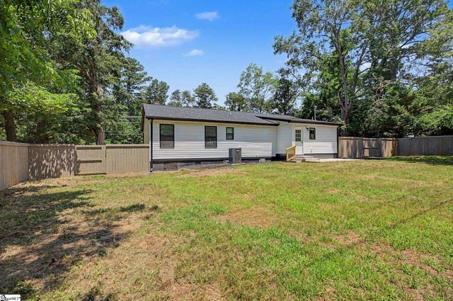 2611 Anderson Highway, Williamston, SC 29697
