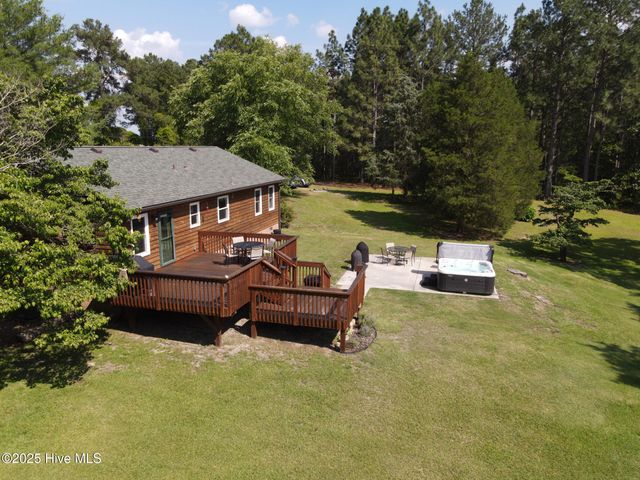 228 Windy Hill Road, Aberdeen, NC 28315