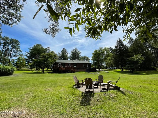 228 Windy Hill Road, Aberdeen, NC 28315
