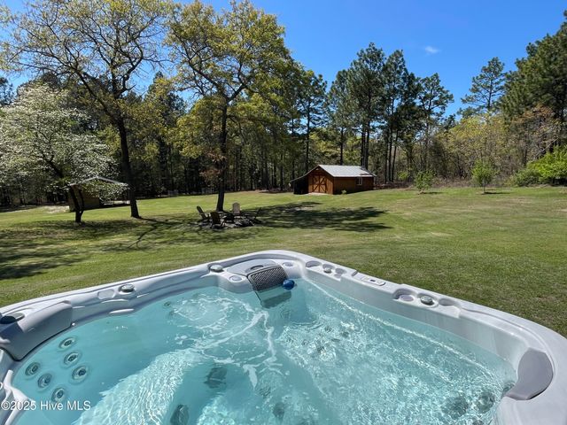 228 Windy Hill Road, Aberdeen, NC 28315