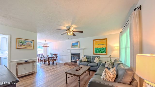 228 Windy Hill Road, Aberdeen, NC 28315