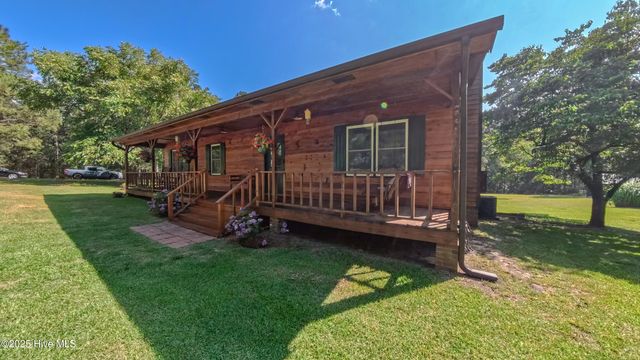 228 Windy Hill Road, Aberdeen, NC 28315