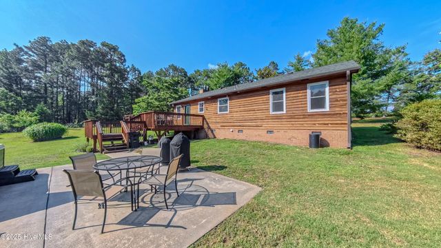 228 Windy Hill Road, Aberdeen, NC 28315