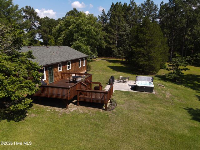 228 Windy Hill Road, Aberdeen, NC 28315