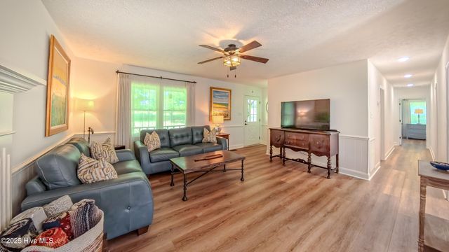 228 Windy Hill Road, Aberdeen, NC 28315