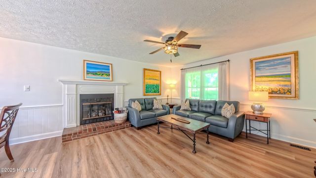 228 Windy Hill Road, Aberdeen, NC 28315