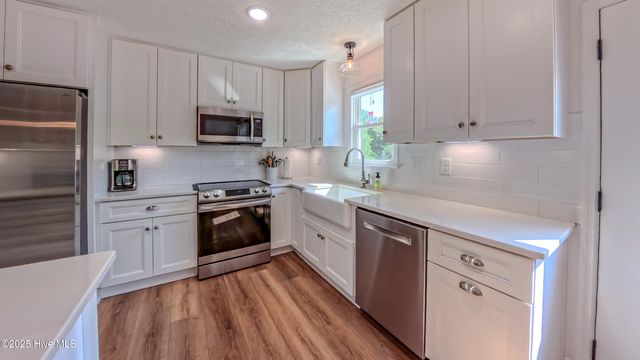 228 Windy Hill Road, Aberdeen, NC 28315
