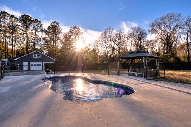 2120 Tanglewood Road, Sumter, SC 29154