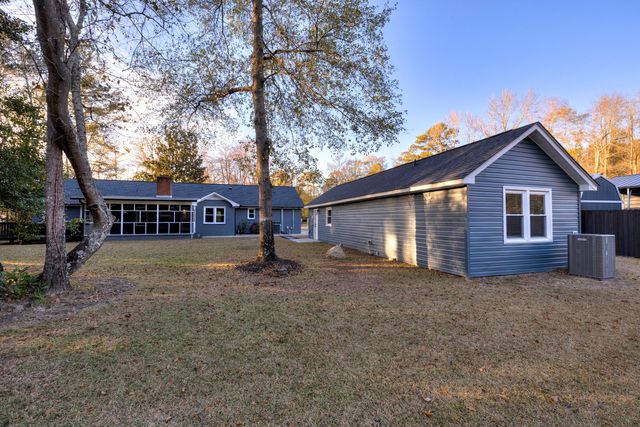 2120 Tanglewood Road, Sumter, SC 29154