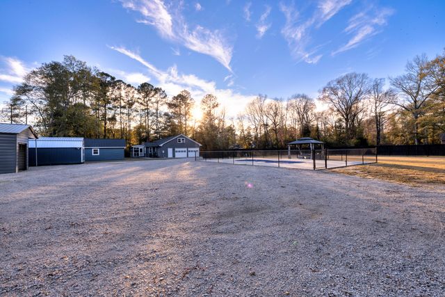 2120 Tanglewood Road, Sumter, SC 29154