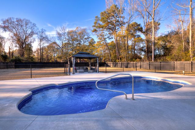 2120 Tanglewood Road, Sumter, SC 29154