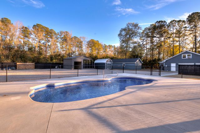 2120 Tanglewood Road, Sumter, SC 29154