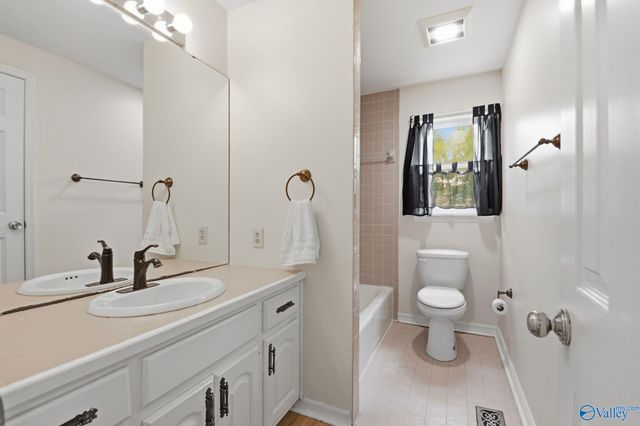 14767 Woodland Road, Athens, AL 35613