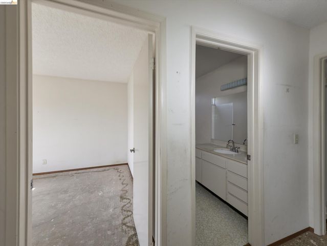 8093 Del Monte Ave, Newark, CA 94560