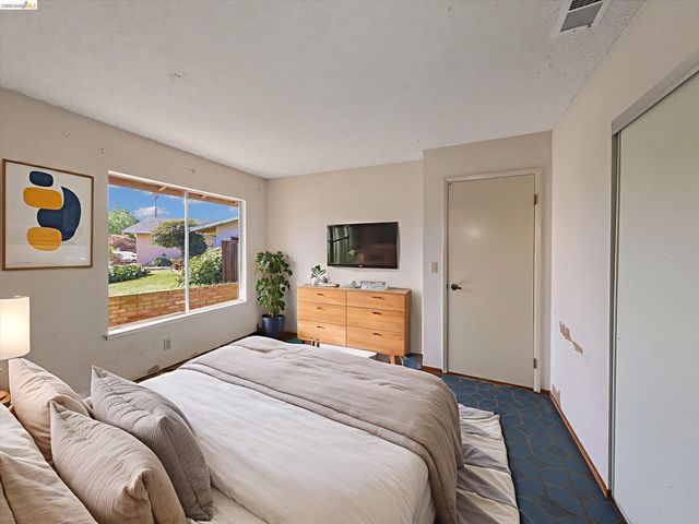 8093 Del Monte Ave, Newark, CA 94560