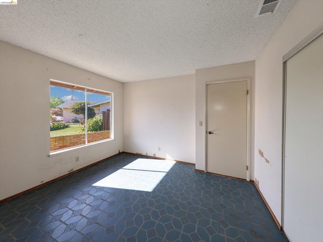 8093 Del Monte Ave, Newark, CA 94560