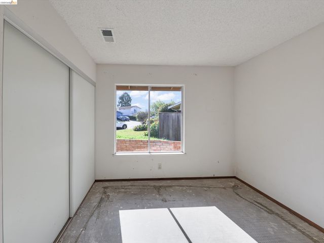 8093 Del Monte Ave, Newark, CA 94560