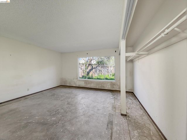 8093 Del Monte Ave, Newark, CA 94560