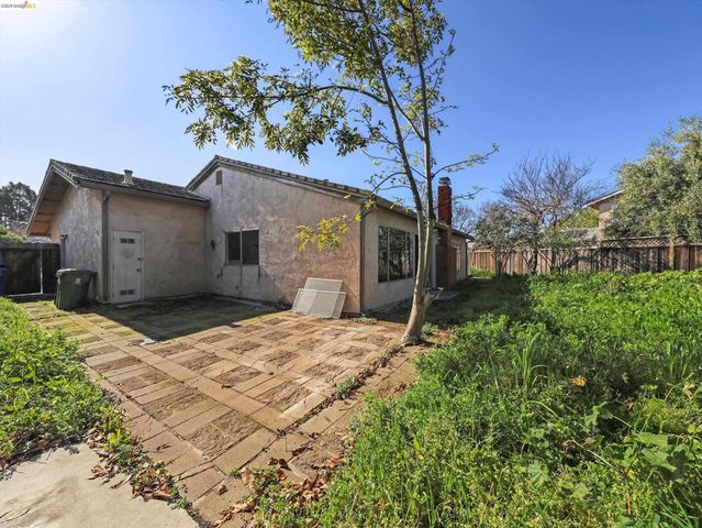 8093 Del Monte Ave, Newark, CA 94560