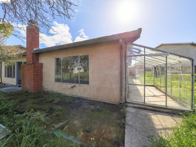 8093 Del Monte Ave, Newark, CA 94560