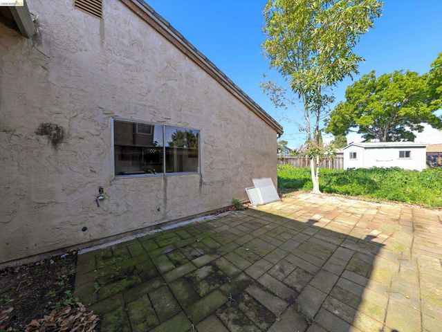 8093 Del Monte Ave, Newark, CA 94560