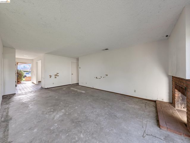 8093 Del Monte Ave, Newark, CA 94560