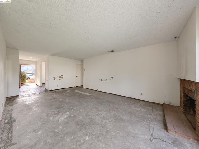 8093 Del Monte Ave, Newark, CA 94560