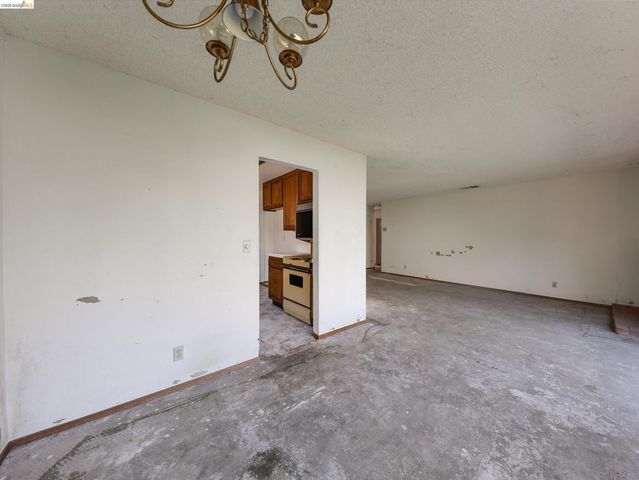 8093 Del Monte Ave, Newark, CA 94560