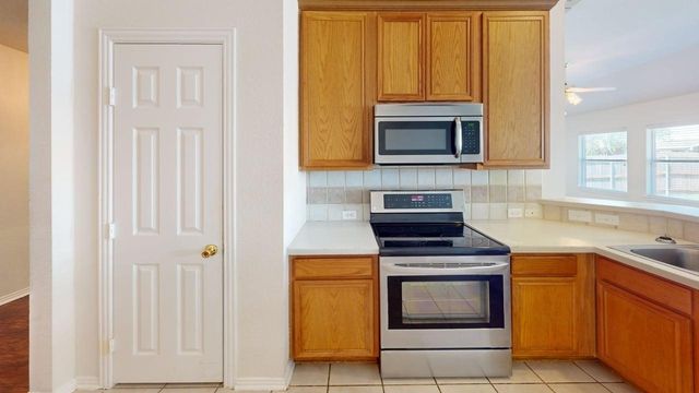 3223 Winding Ridge Circle, Arlington, TX 76001