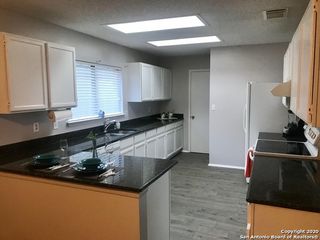 8050 SWINDOW CIR, Converse, TX 78109