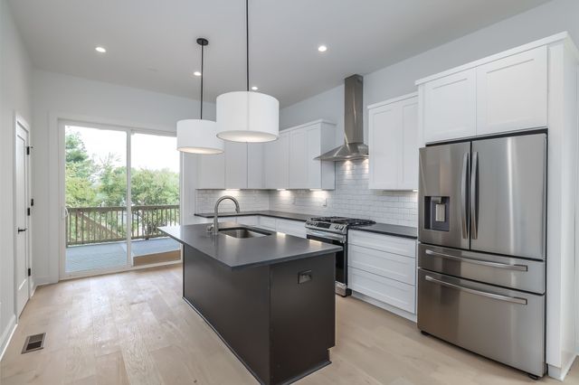 916D 32nd Ave, N, Nashville, TN 37209