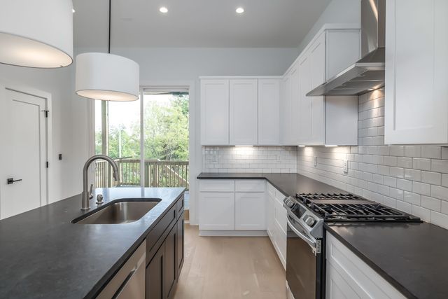 916D 32nd Ave, N, Nashville, TN 37209