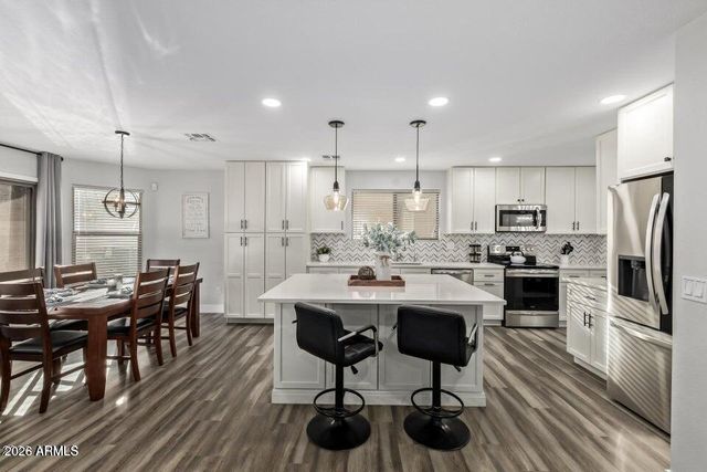 10617 W DALEY Lane, Peoria, AZ 85383