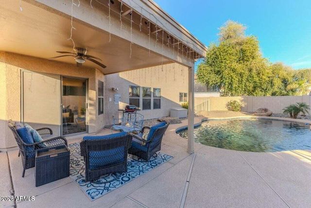 10617 W DALEY Lane, Peoria, AZ 85383