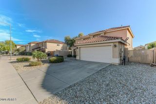 10617 W DALEY Lane, Peoria, AZ 85383