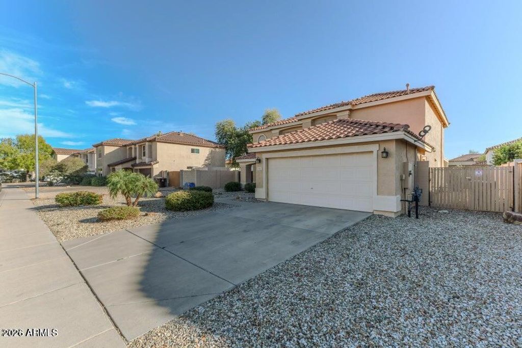 10617 W DALEY Lane, Peoria, AZ 85383