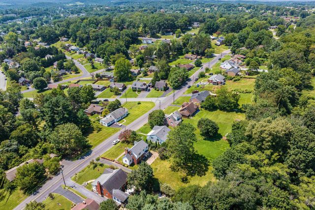 810 REID ST, Staunton, VA 24401