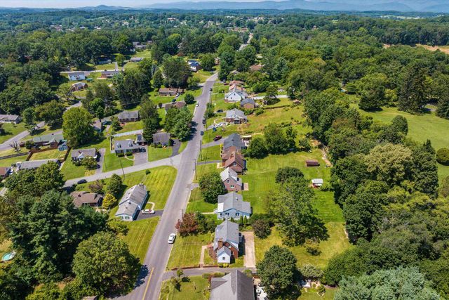 810 REID ST, Staunton, VA 24401