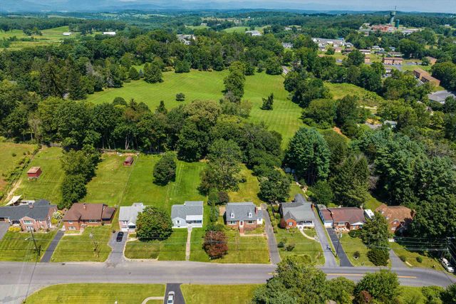 810 REID ST, Staunton, VA 24401