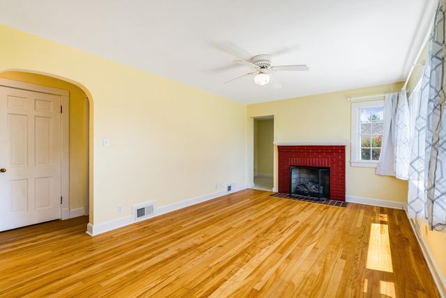 810 REID ST, Staunton, VA 24401