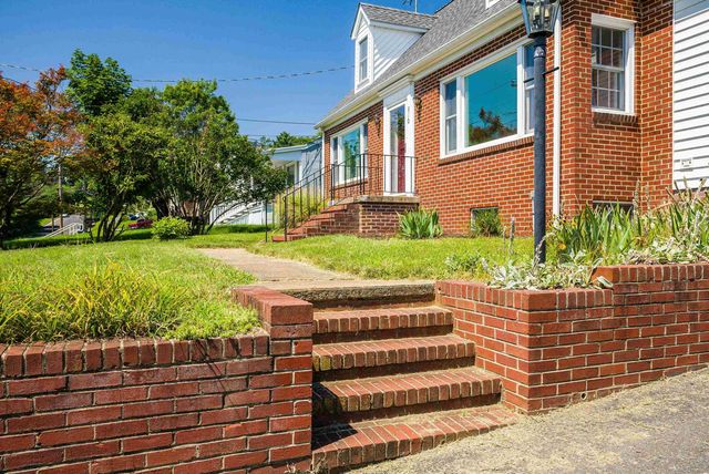 810 REID ST, Staunton, VA 24401