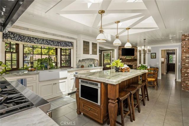 2162 Racquet Hill, North Tustin, CA 92705