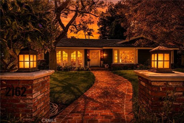 2162 Racquet Hill, North Tustin, CA 92705